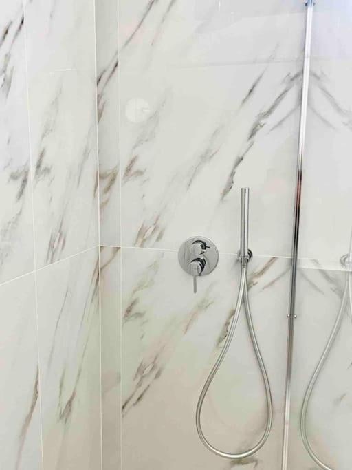 Isola - Garibaldi Lovely Apt. With Netflix And Wifi Milan Exterior photo